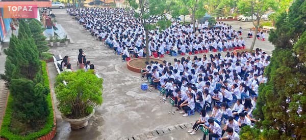 Trường THPT Nguyễn Du Hải Dương thành lập ngày 15/8/1979 
