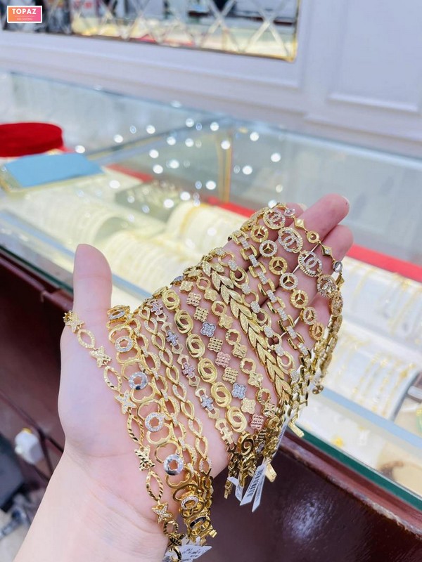 Vàng bạc Văn Sang là cửa hàng chuyên cung cấp các loại mẫu trang sức vàng bạc 