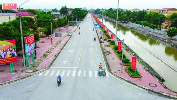 Huyện Bình Giang có địa hình tương đối bằng phẳng, thuộc đồng bằng sông Hồng.