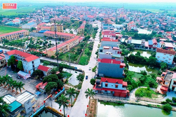 Làng Đông Giao nay thuộc xã Lương Điền, huyện Cẩm Giàng, tỉnh Hải Dương là một làng nghề truyền thống nổi tiếng về ngành chạm khắc gỗ.