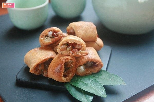 Tại Hải Dương, bánh chả là món đặc sản được nhiều người yêu thích, và có nhiều địa chỉ bán bánh chả nổi tiếng.